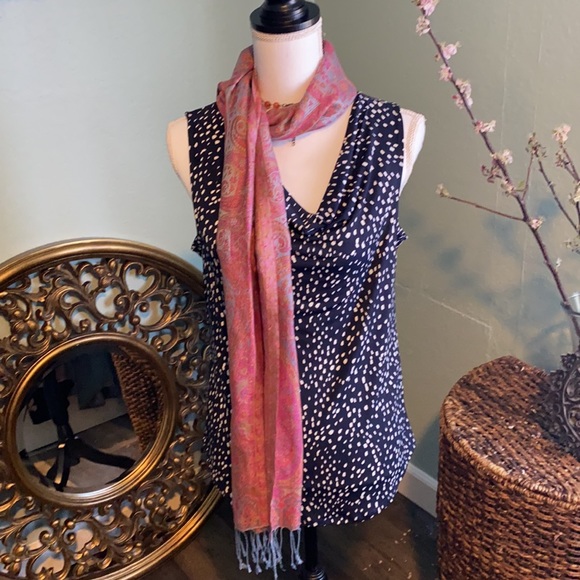 Banana Republic Tops - 3/$20 Banana Republic navy & white pattern tank